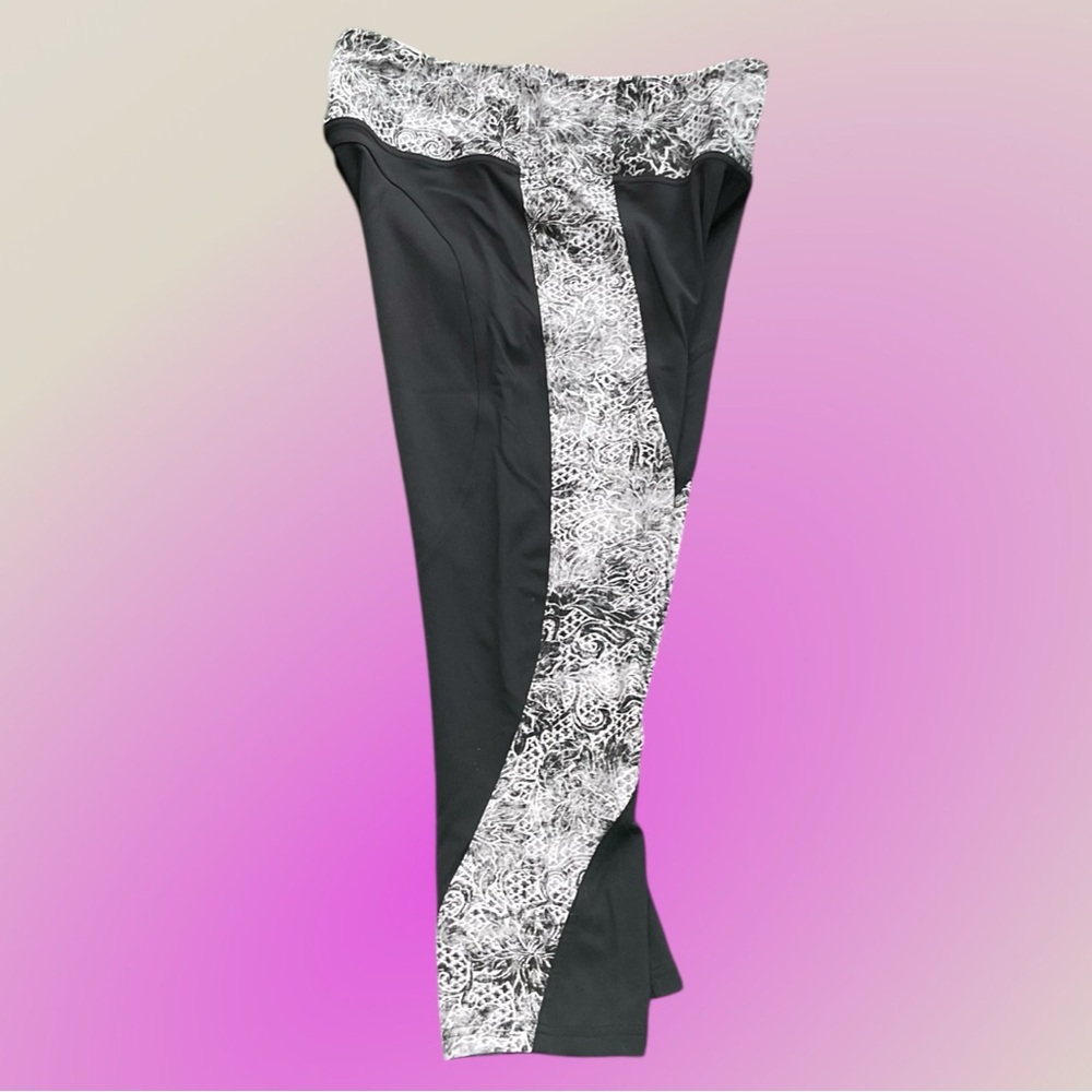 Lululemon Sweat and Repeat Leggings Cropped Size 12 - Picture 3 of 6
